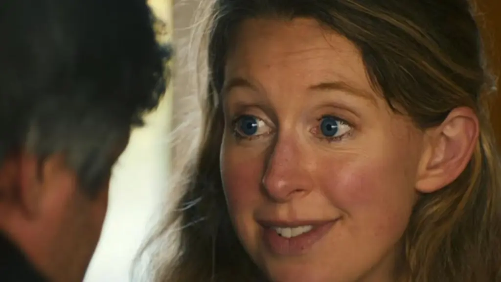 Documentarul A24 despre Elizabeth Holmes a surprins la casă cu un weekend de deschidere puternic